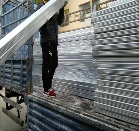 美迪豪建材近期發(fā)貨現(xiàn)場實錄